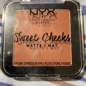 NYX matte blush